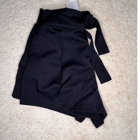 HM Black Shorts Size 6 NWT - Picture 1 of 4